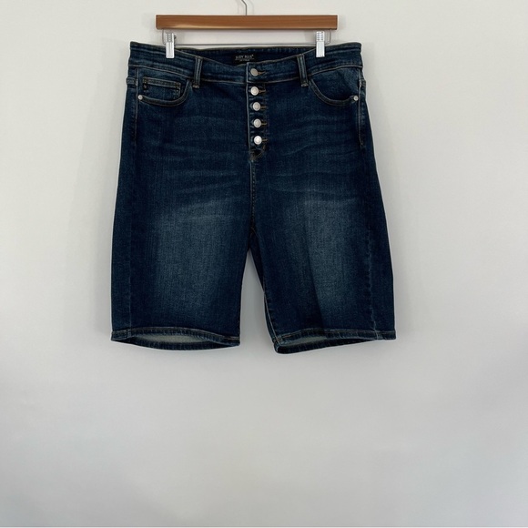 Judy Blue Button Fly Medium Wash Denim Bermuda Shorts - Picture 1 of 16